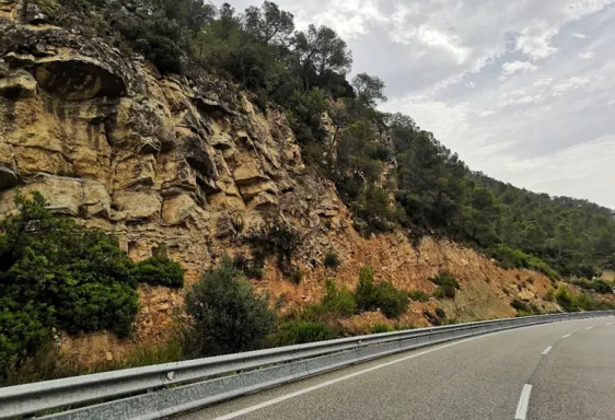 Estabilización de taludes a la N-230b, T-333 y T-330 Xerta-Huerta San Juan". Clave: PC-CGE-21010